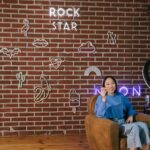 influencer setting up camera